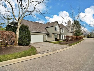 39 Haskell Dr, Cleveland, OH 44108
