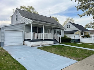 1963 Central Dr N, East Meadow, NY 11554