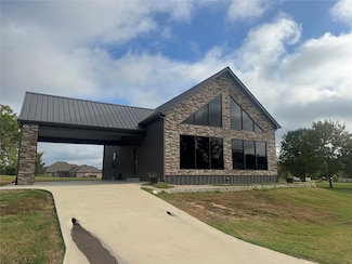 209 Helena Dr, Powderly, TX 75473