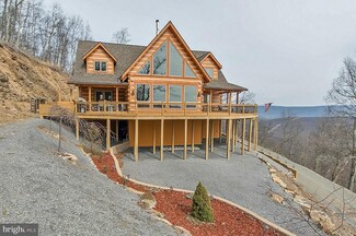 250 Merlin Tor Dr, Paw Paw, WV 25434