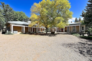 24 Sendero Del Oso, Santa Fe, NM 87506