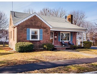 27 Lansdowne St, Quincy, MA 02171