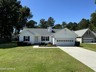 103 Knotts Ct, Sneads Ferry, NC 28460