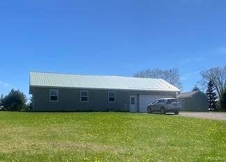 N5216 Gladstone St, Chatham, MI 49816