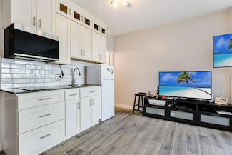 6345 Collins Ave Unit 522, Miami Beach, FL 33141