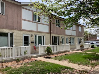 10653 Parkside Ave, Chicago Ridge, IL 60415