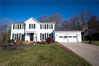 32561 N Burr Oak Dr, Solon, OH 44139