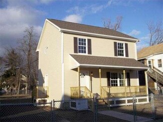 140 Pendleton Ave, Springfield, MA 01109