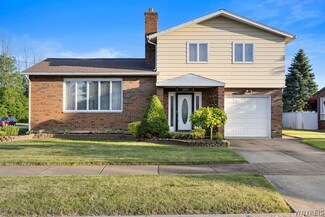 2655 Fairway Dr, Niagara Falls, NY 14305