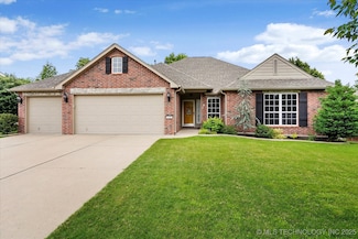 110 E Elmira Place, Broken Arrow, OK 74012