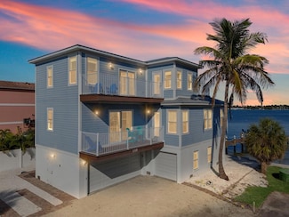 110 6th St S, Bradenton Beach, FL 34217