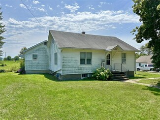 844 W 13th St, Trenton, MO 64683