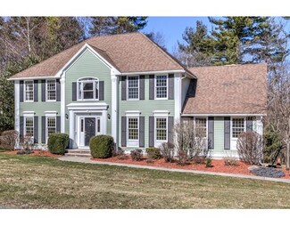 10 Stoneybrook Cir, Andover, MA 01810