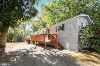 111 Pinewood Dr, Barnegat Township, NJ 08005