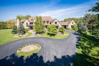 33W794 Mare Barn Ln, Wayne, IL 60184