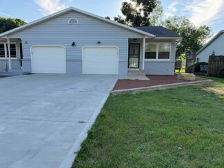 2706 N Robinson Dr, Beloit, WI 53511