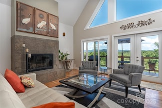 18 Timber Moss Dr, Asheville, NC 28804