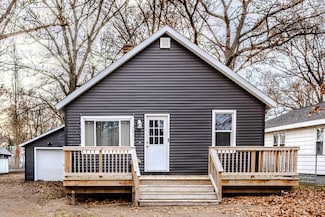 2907 Worden St, Norton Shores, MI 49444