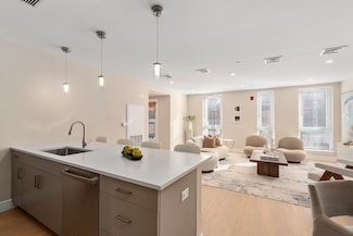 105 Washington St Unit 609, Boston, MA 02108