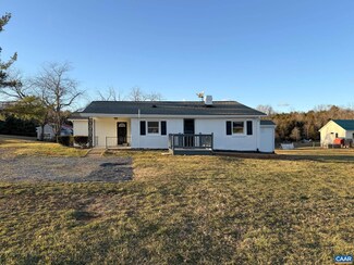 262 Berry Ln, Staunton, VA 24401