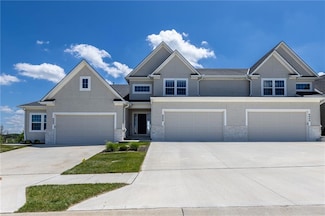 4025 NE Sagamore Dr, Lee's Summit, MO 64064