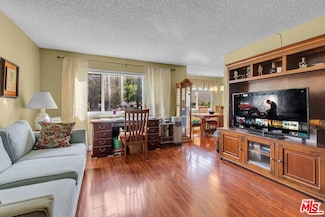 11813 Runnymede St Unit 17, North Hollywood, CA 91605
