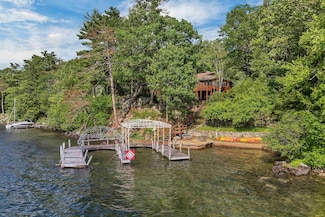 520 Shore Dr, Laconia, NH 03246
