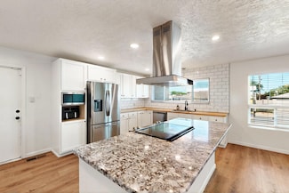 2912 Alcazar St NE, Albuquerque, NM 87110