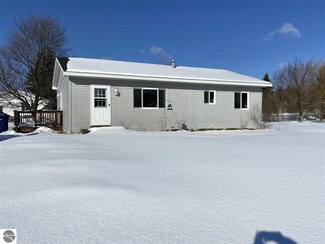 5509 Old Maple Trail, Grawn, MI 49637