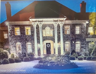 183 Saddle Creek Dr, Mount Bethel, PA 18343