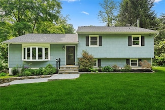 646 Sprout Brook Rd, Putnam Valley, NY 10579