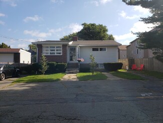214 Garfield Ave, Revere, MA 02151