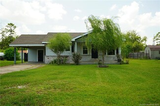 2225 Ellis Dr, Westlake, LA 70669