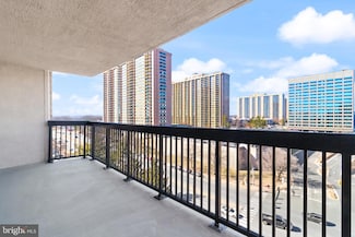 3713 S George Mason Dr Unit 906, Baileys Crossroads, VA 22041