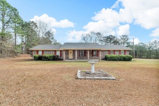 496 Eatonville Rd, Hattiesburg, MS 39401
