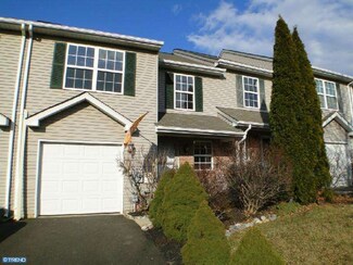 4939 Tall Cedar Ct, Pipersville, PA 18947