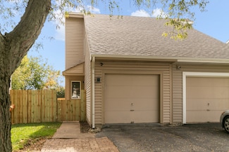 27W031 Cooley Ave, Winfield, IL 60190