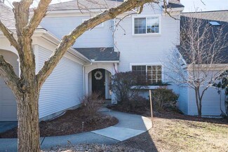 2 Oakbeach Dr, Burlington, VT 05401