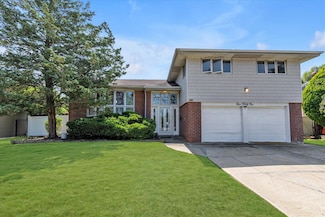 541 Woodbury Rd, Plainview, NY 11803