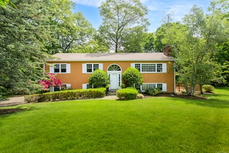 21 Forest Rd, Weston, CT 06883