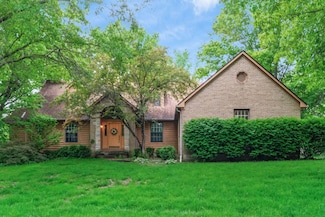 248 Academy Woods Dr, Columbus, OH 43230