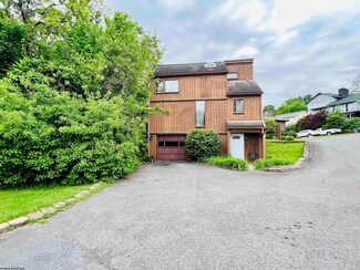 1 Briar Patch Ln, Morgantown, WV 26505