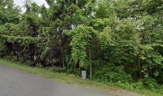 000 Green Meadow Ln, Rocky Mount, VA 24151