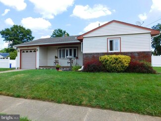 101 Otter Branch Dr, Magnolia, NJ 08049