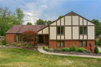120 Woodside Dr, Canonsburg, PA 15317