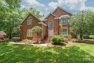 7301 Leharne Dr, Charlotte, NC 28270