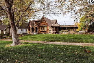 314 E 16th Ave, Hutchinson, KS 67501
