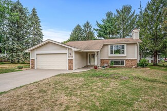 1743 Laurel Ave, Hudson, WI 54016