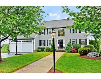 5 Shaker Hill Ln, Woburn, MA 01801