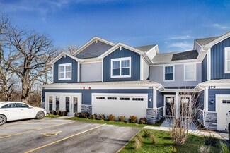 1127 White Oak Cir, Crystal Lake, IL 60012